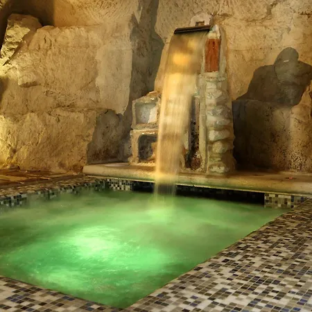 Bed & Breakfast Chez Les Grottes