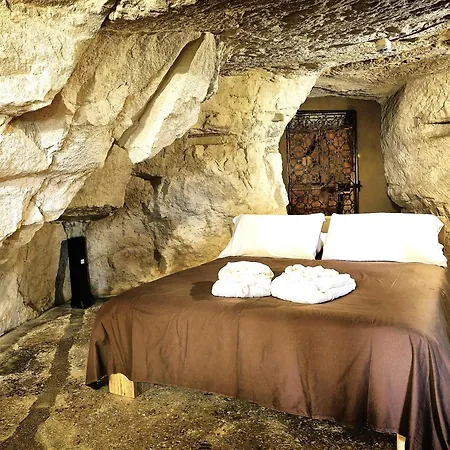 Chez Les Grottes Longare