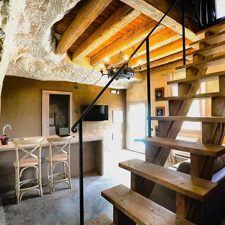 Chez Les Grottes Longare