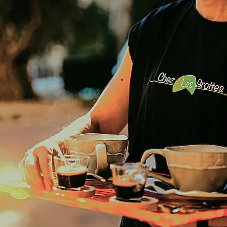 Bed & Breakfast Chez Les Grottes 4*