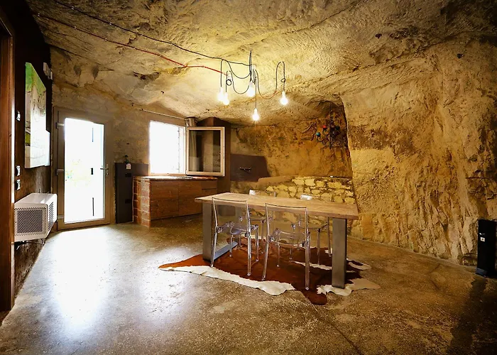 Chez Les Grottes Bed & Breakfast Longare