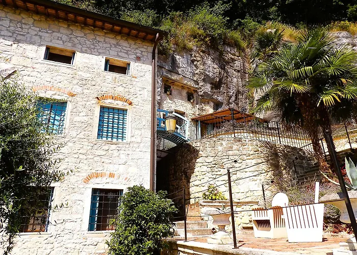 Chez Les Grottes 4* Longare