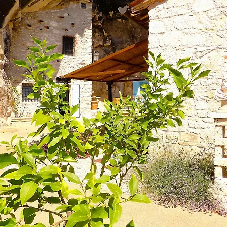 Bed & Breakfast Chez Les Grottes