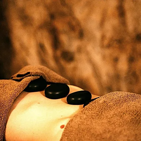 Chez Les Grottes ベッド・アンド・ブレックファスト 4*