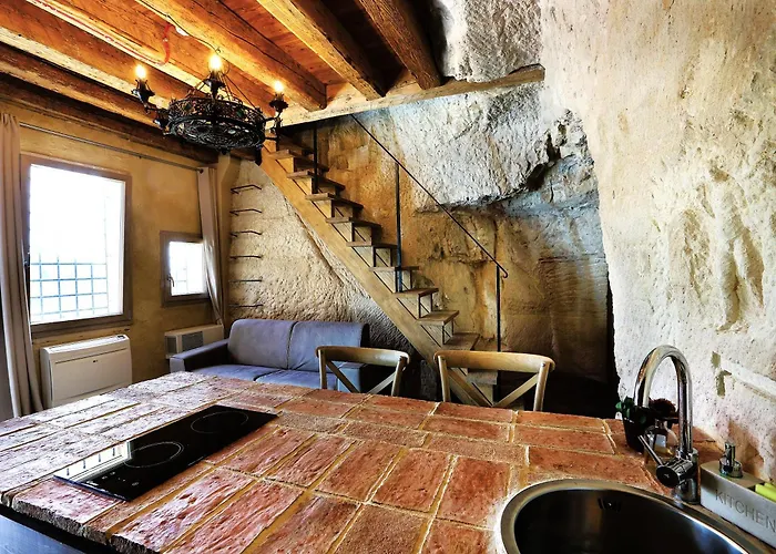 Chez Les Grottes Longare