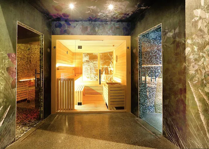 Bed & Breakfast Chez Les Grottes 4*