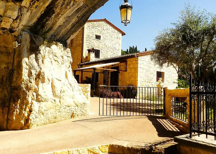 Chez Les Grottes Longare