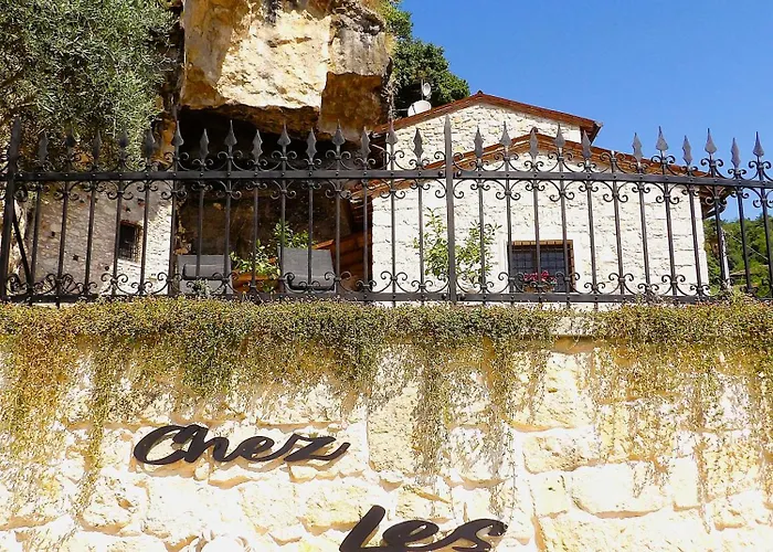 Bed & Breakfast Chez Les Grottes 4*