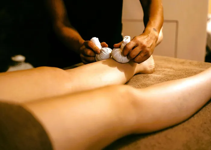 Chez Les Grottes Bed & Breakfast 4*